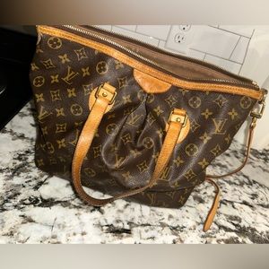 Vintage lv needs cleaned